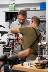 viens entretenir et réparer ton vélo à tours